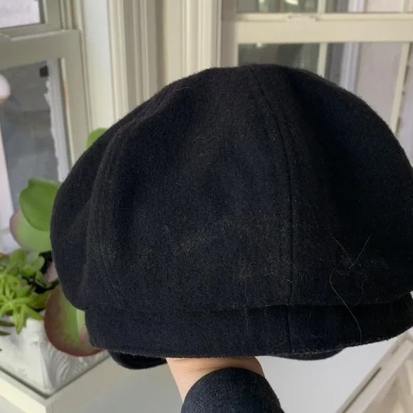 Black Newsboy Cap - Picture 5 of 11